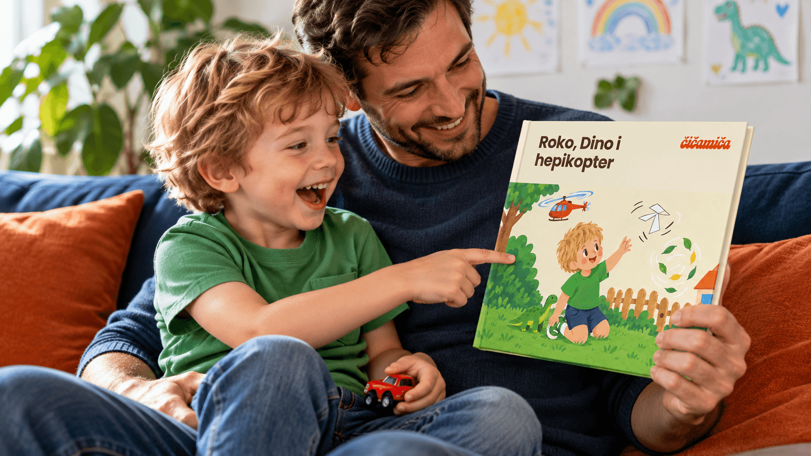 Djevojčica u crvenoj haljini razdragano pleše